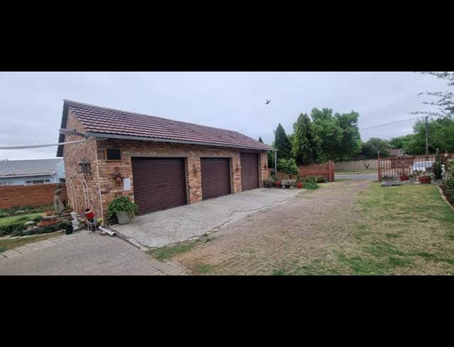 3 BEDROOM HOUSE FOR SALE IN MEYERVILLE